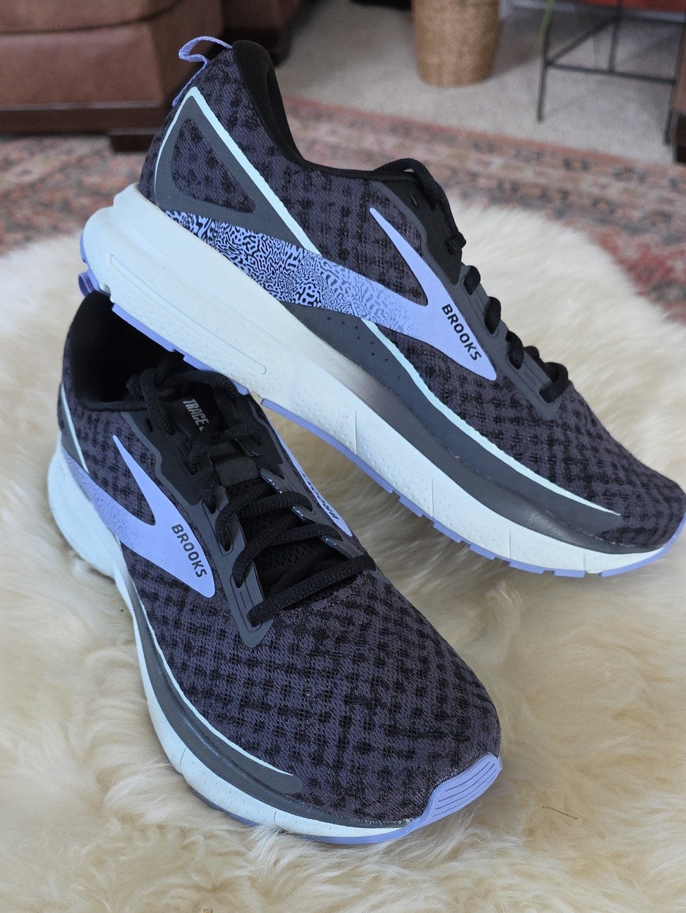 NWOT Brooks Trace 3 Blackened Pearl/Skylight/Iris Women's Size 9 Running Shoes💜
